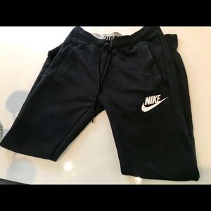 🖤Women’s Nike sweatpants joggers 🖤